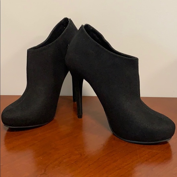 NEW UNWORN Michael Antonio Black Ankle Booties - Picture 2 of 5